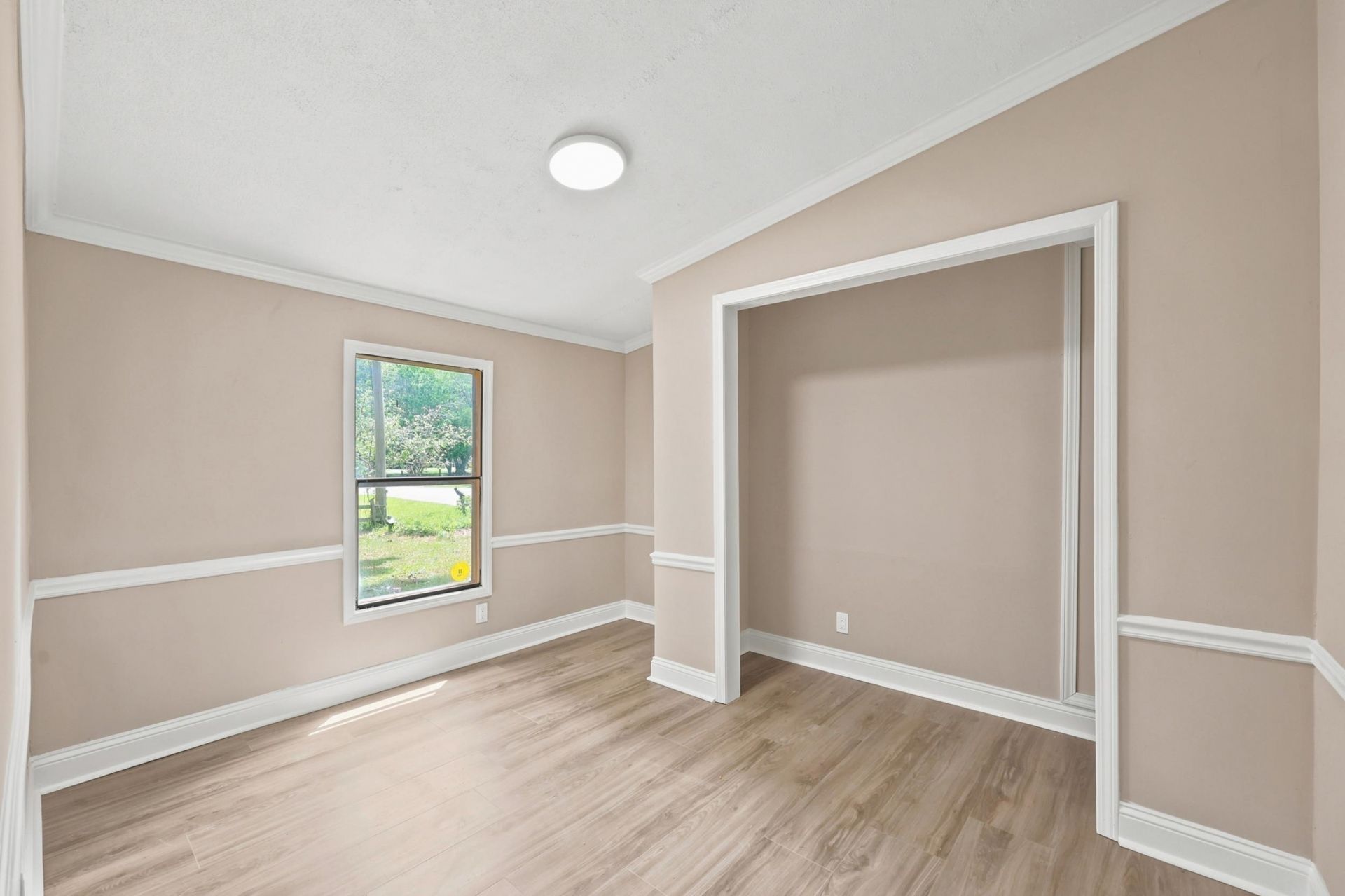 1922 N Twisted Oak Dr. Photo 17