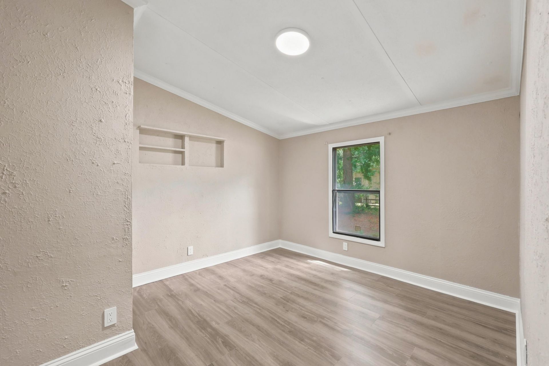 1922 N Twisted Oak Dr. Photo 19