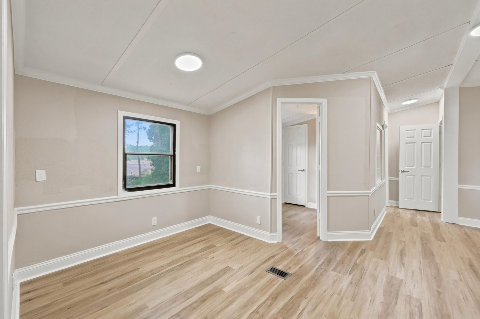 1922 N Twisted Oak Dr. Photo 22