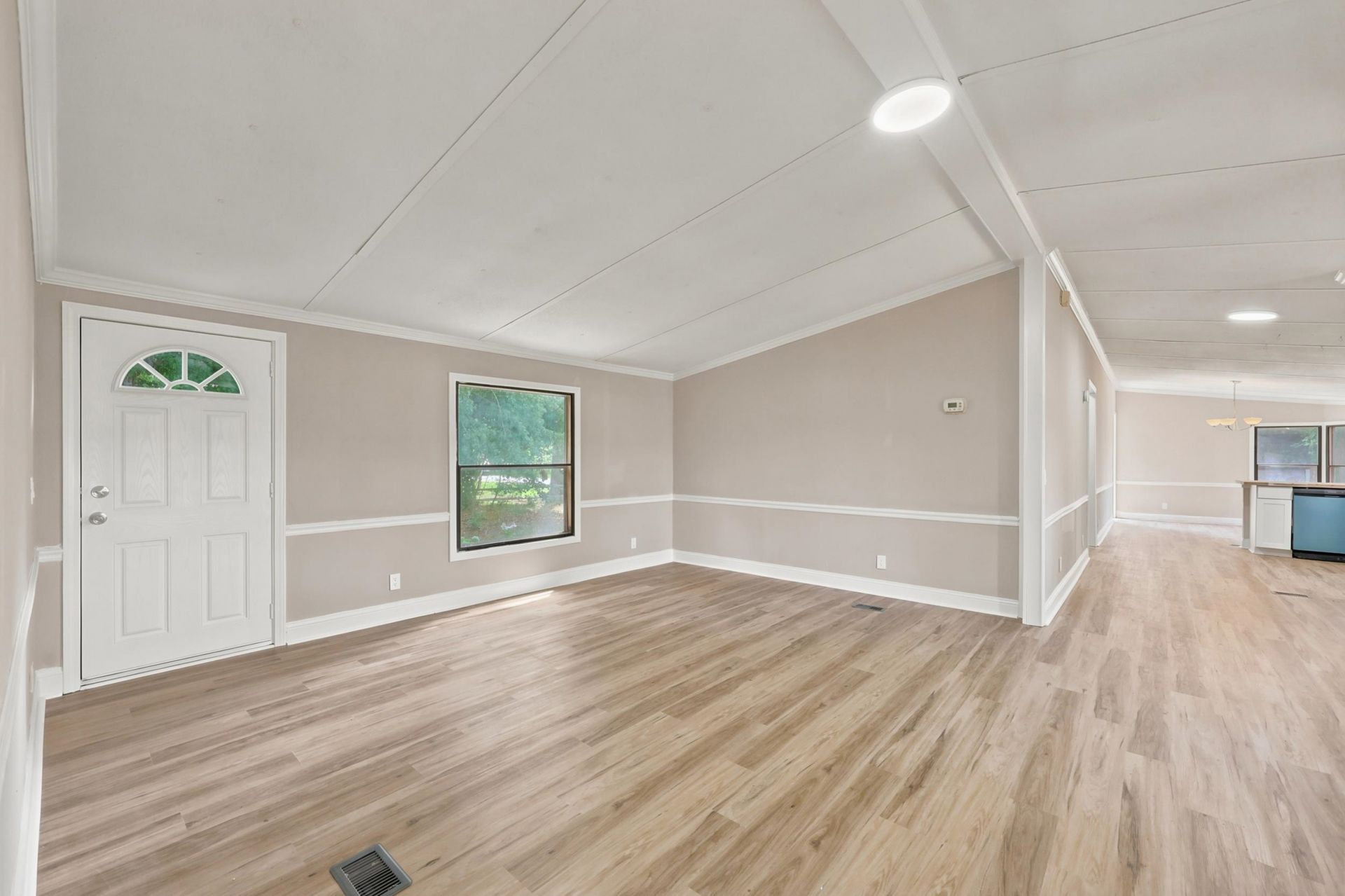 1922 N Twisted Oak Dr. Photo 24