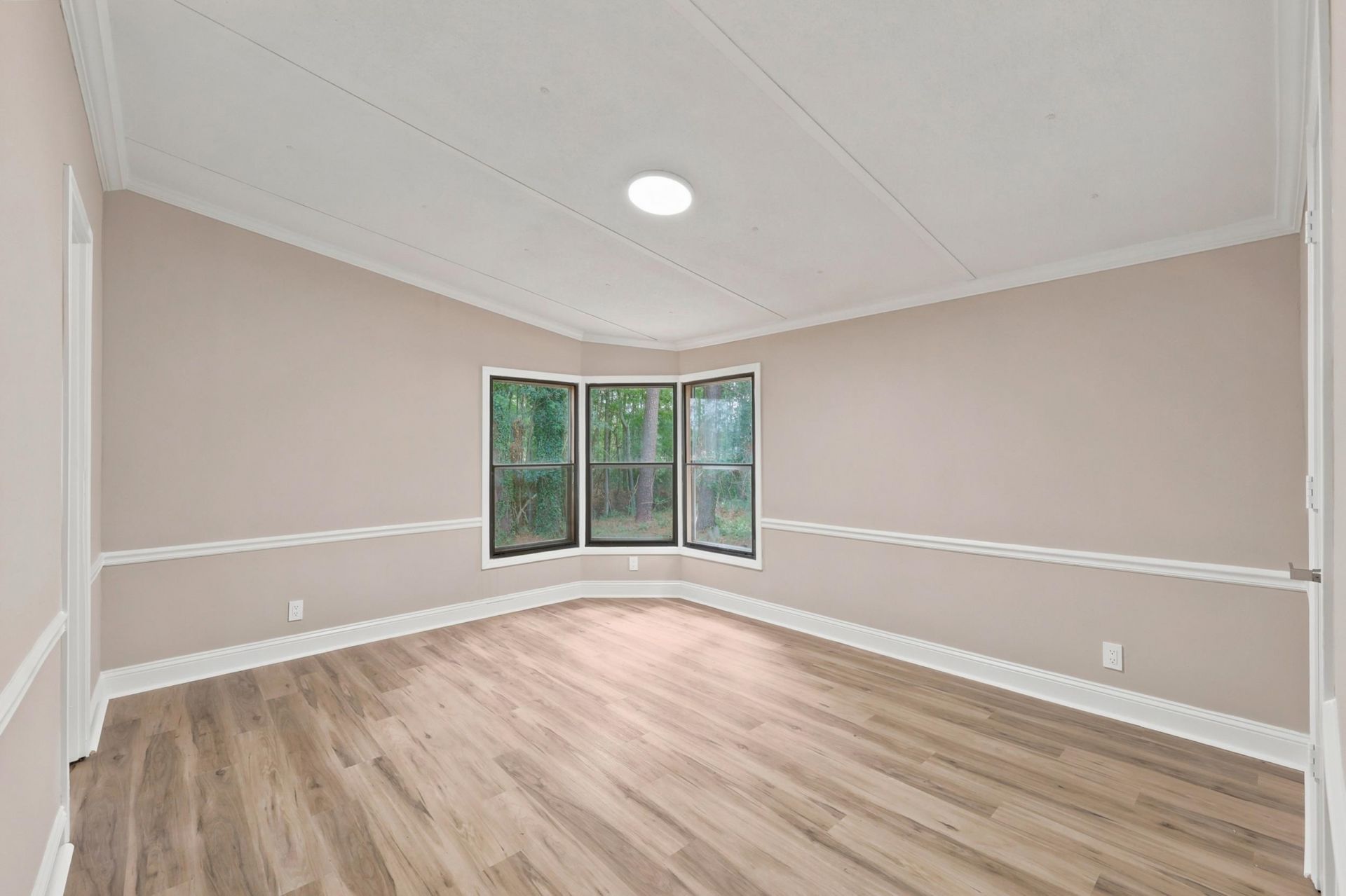1922 N Twisted Oak Dr. Photo 31