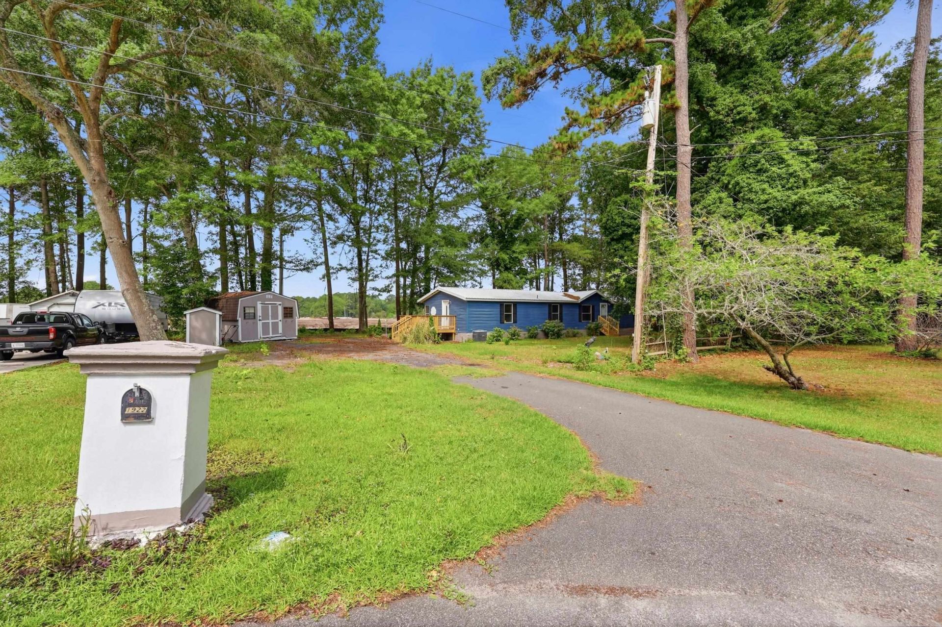 1922 N Twisted Oak Dr. Photo 36