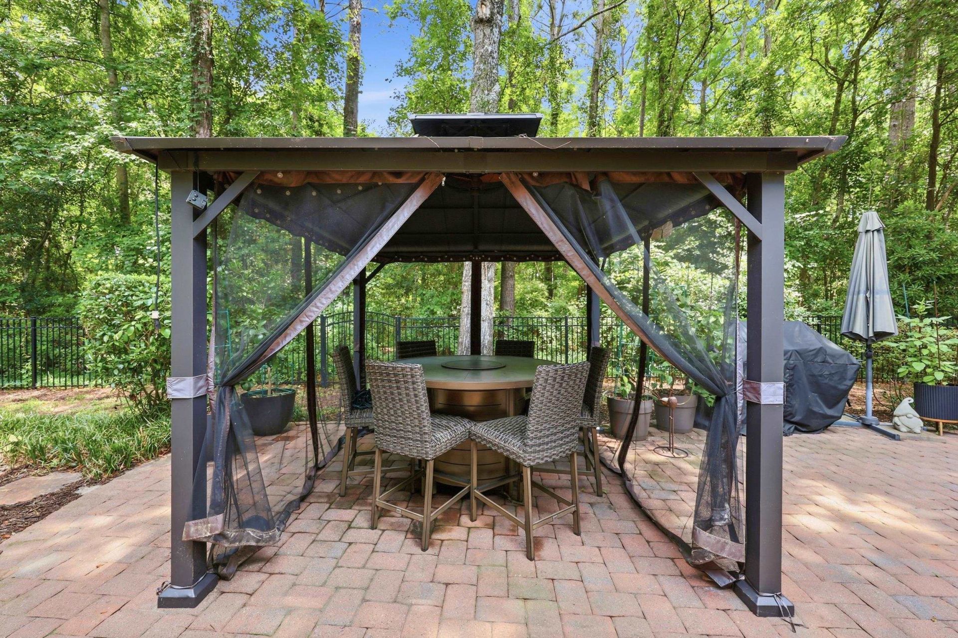 98 Hunters Oak Ct.  Photo 32