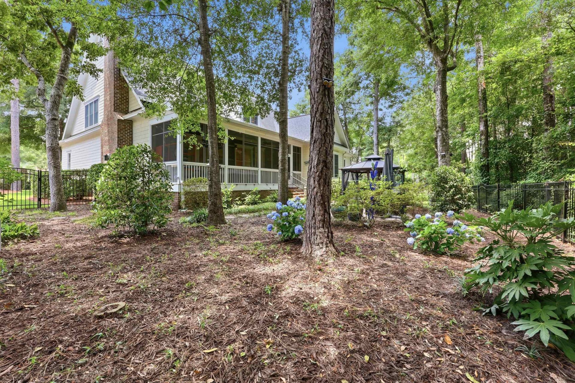 98 Hunters Oak Ct.  Photo 34