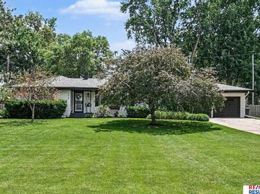 9519 Chicago Street, Omaha, NE 68114