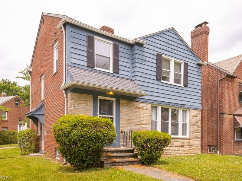 2374 Traymore Road, University Heights, OH 44118 Photo 3