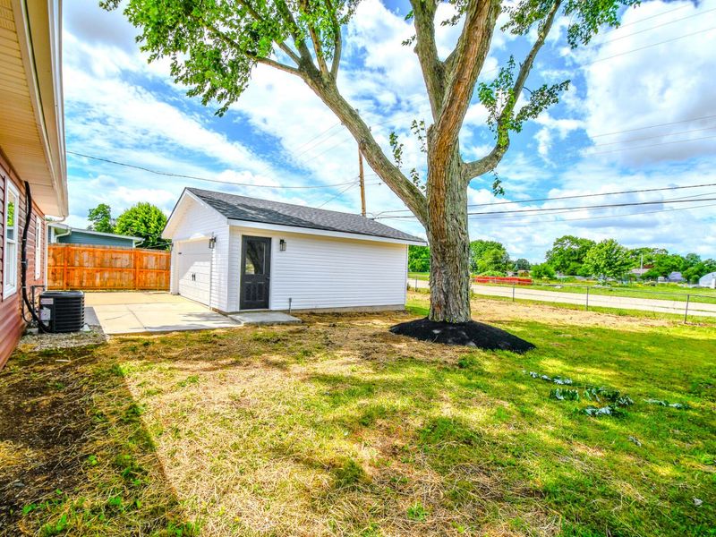 805 Brookfield Drive, New Carlisle, OH 45344 Photo 25