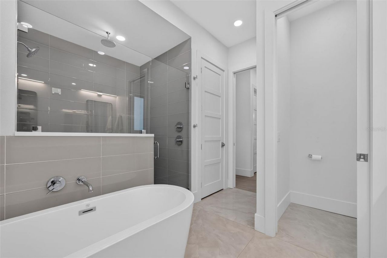 2430 Floyd Street, Sarasota, FL 34239 Photo
