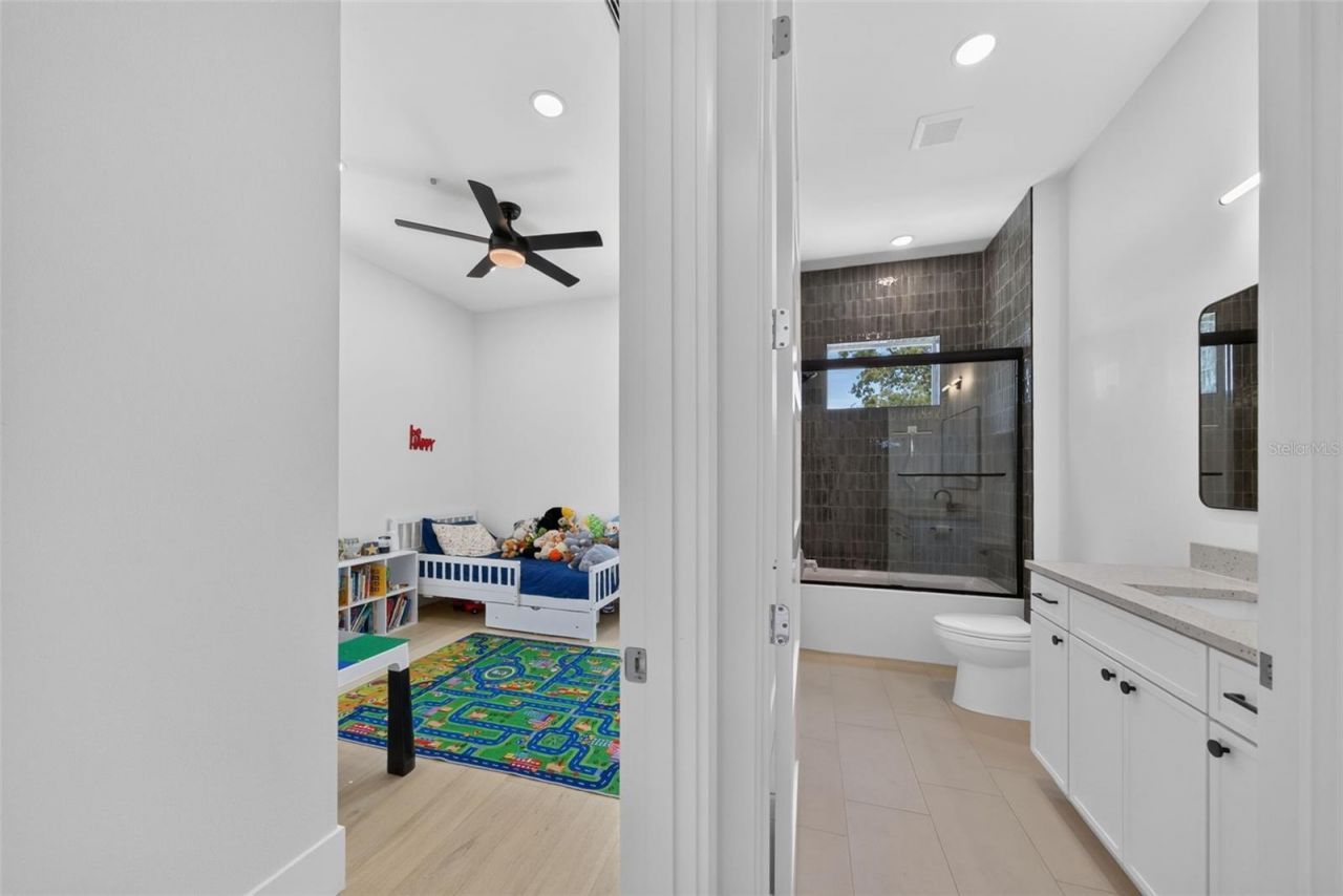 2430 Floyd Street, Sarasota, FL 34239 Photo