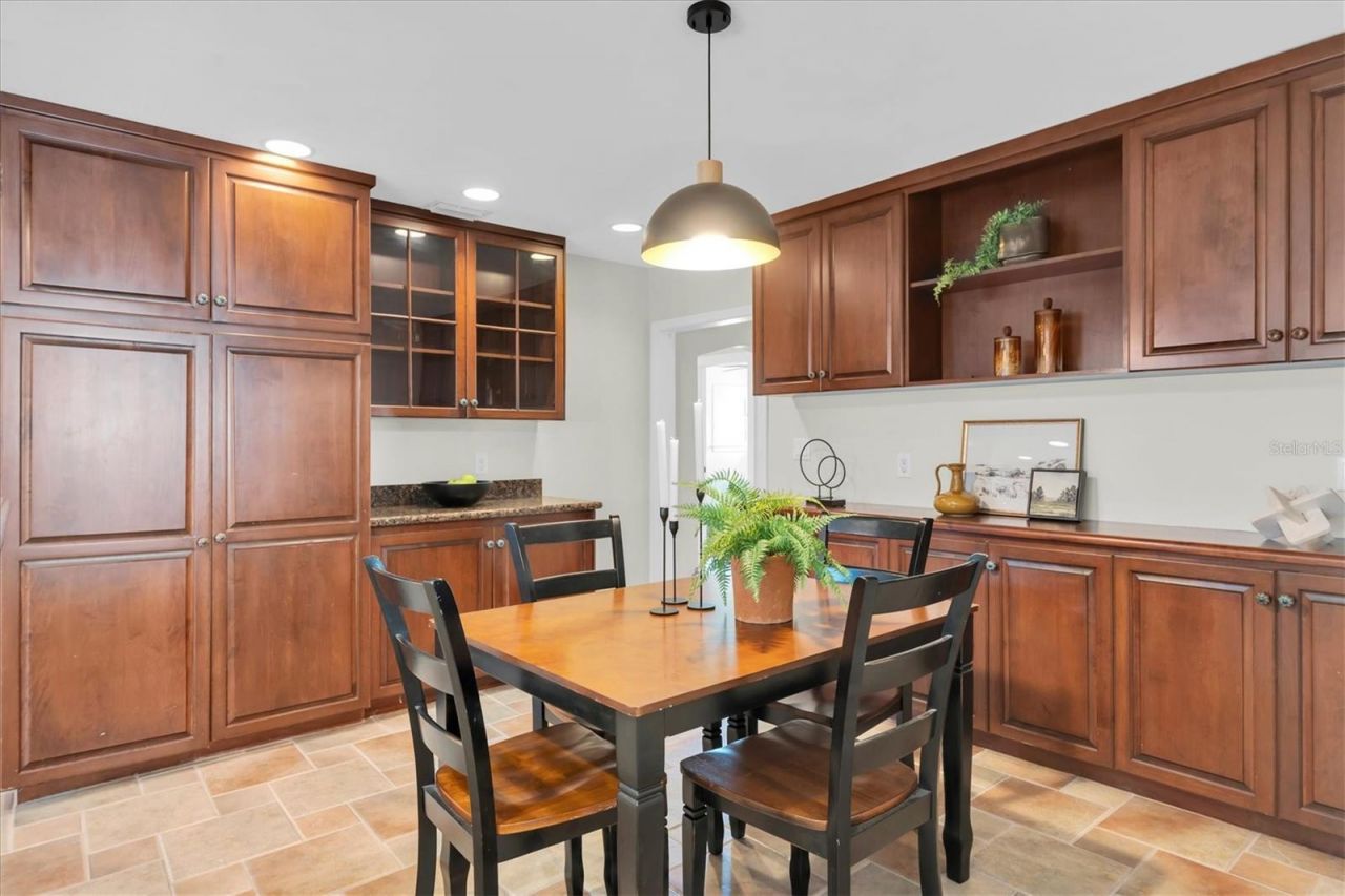 6921 Mango Avenue S, Saint Petersburg, FL 33707 Photo