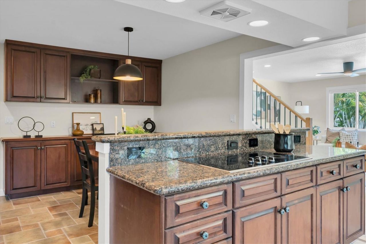 6921 Mango Avenue S, Saint Petersburg, FL 33707 Photo