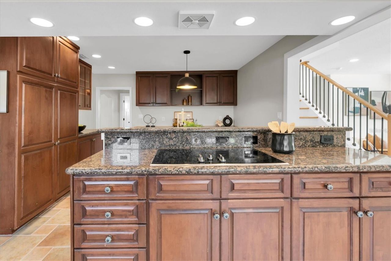 6921 Mango Avenue S, Saint Petersburg, FL 33707 Photo
