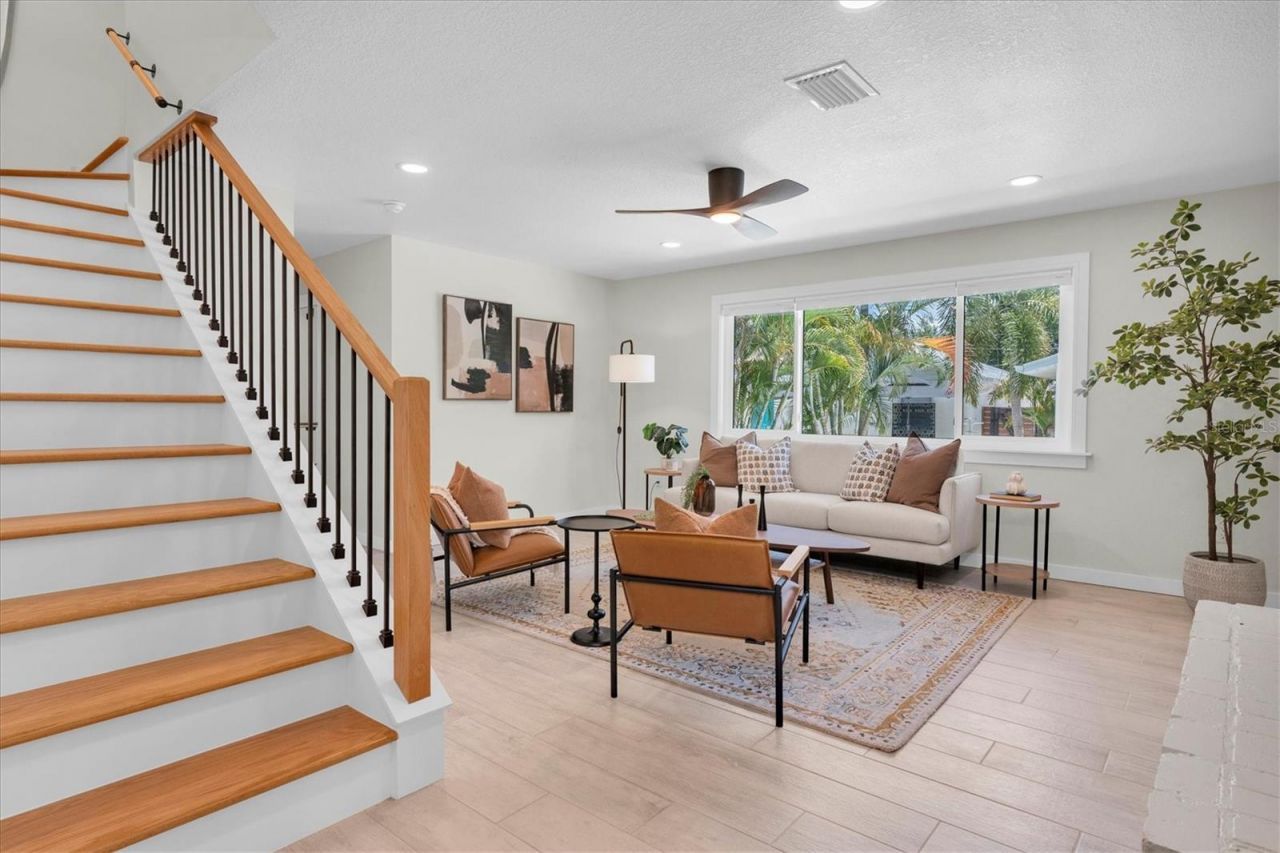 6921 Mango Avenue S, Saint Petersburg, FL 33707 Photo