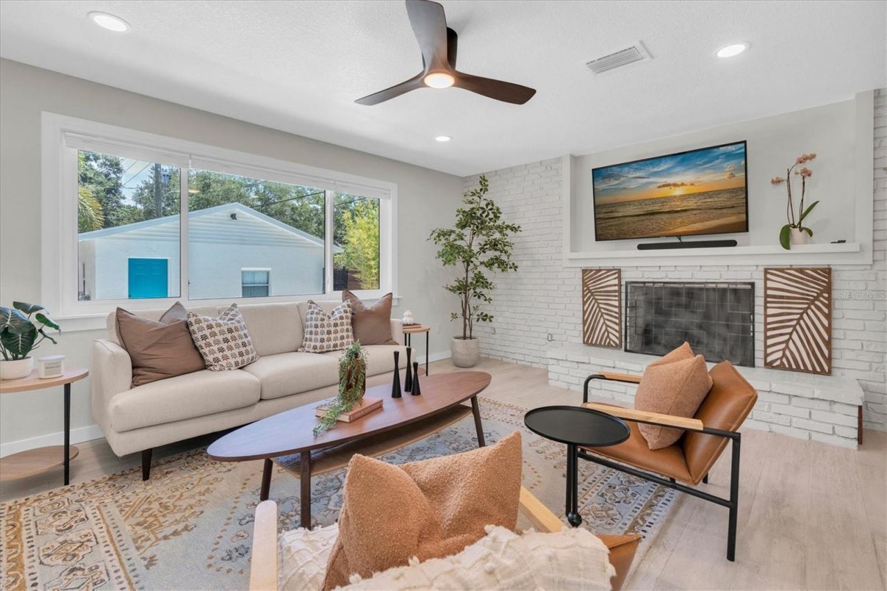 6921 Mango Avenue S, Saint Petersburg, FL 33707 Photo