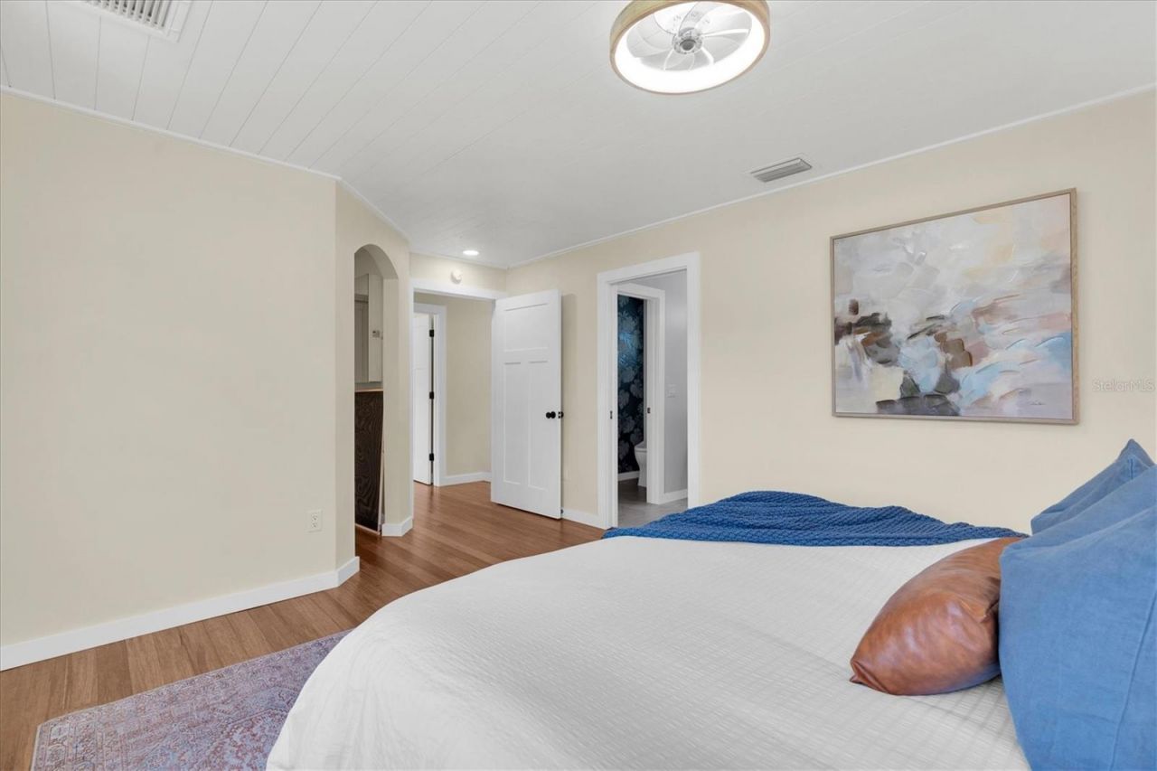 6921 Mango Avenue S, Saint Petersburg, FL 33707 Photo