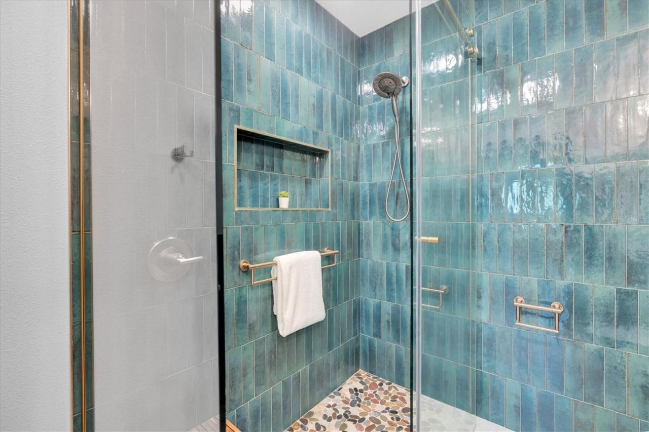 6921 Mango Avenue S, Saint Petersburg, FL 33707 Photo
