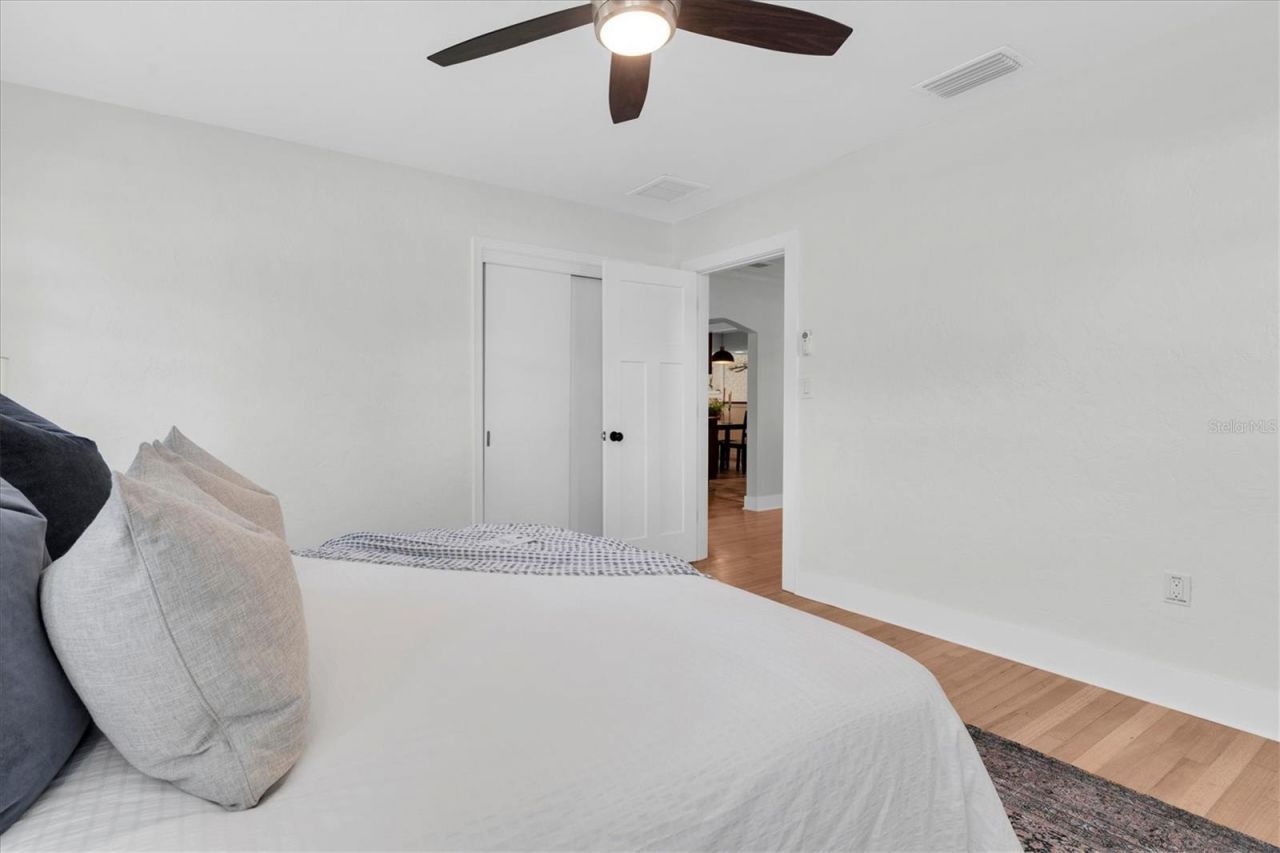 6921 Mango Avenue S, Saint Petersburg, FL 33707 Photo