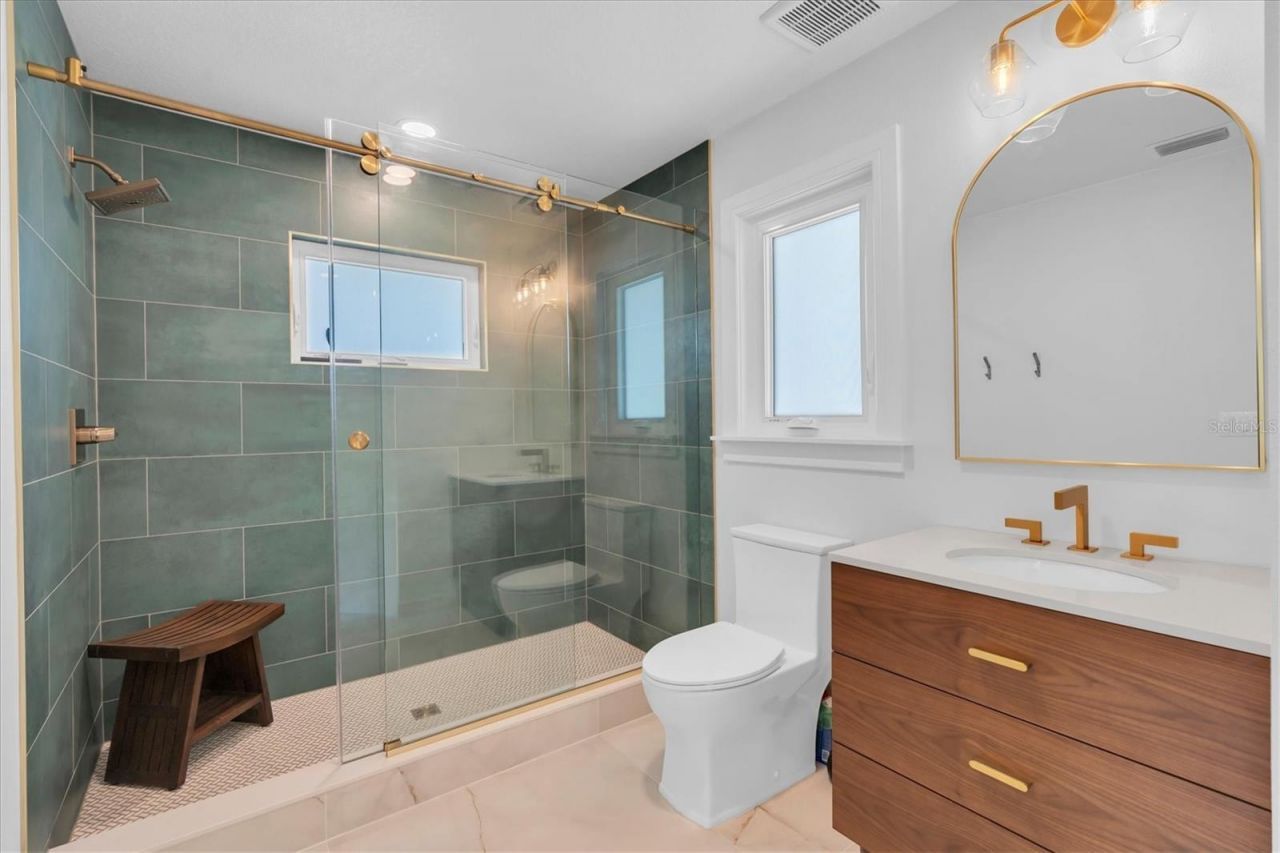 6921 Mango Avenue S, Saint Petersburg, FL 33707 Photo
