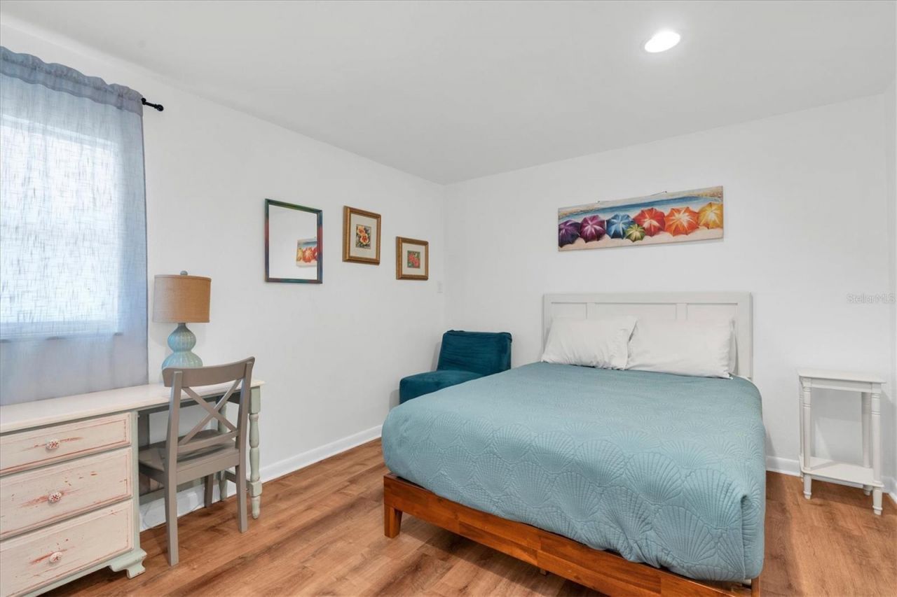 6921 Mango Avenue S, Saint Petersburg, FL 33707 Photo