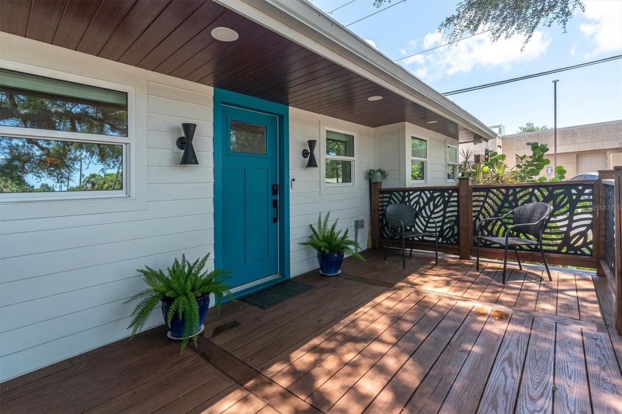 6921 Mango Avenue S, Saint Petersburg, FL 33707 Photo