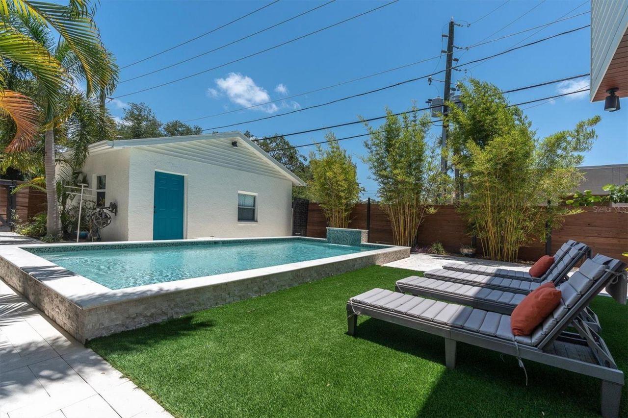 6921 Mango Avenue S, Saint Petersburg, FL 33707 Photo