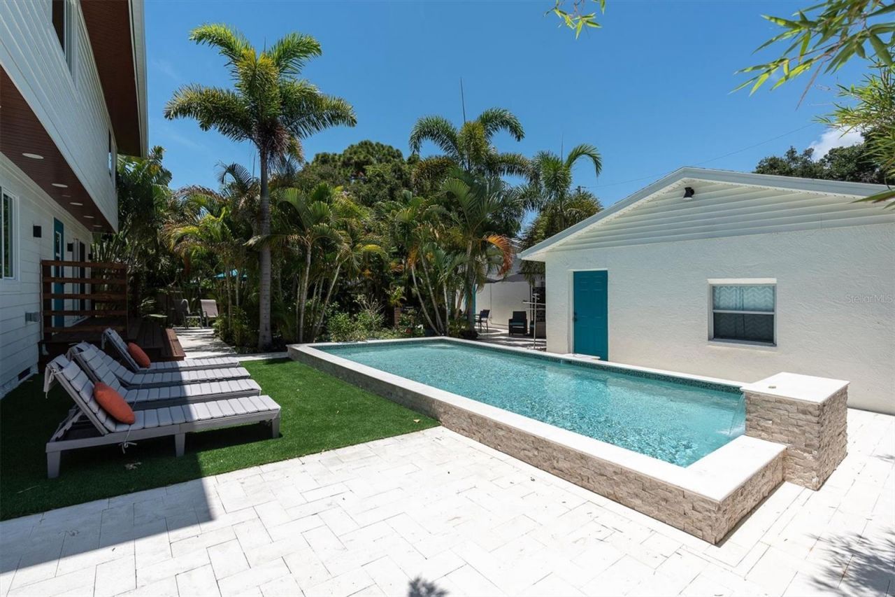6921 Mango Avenue S, Saint Petersburg, FL 33707 Photo