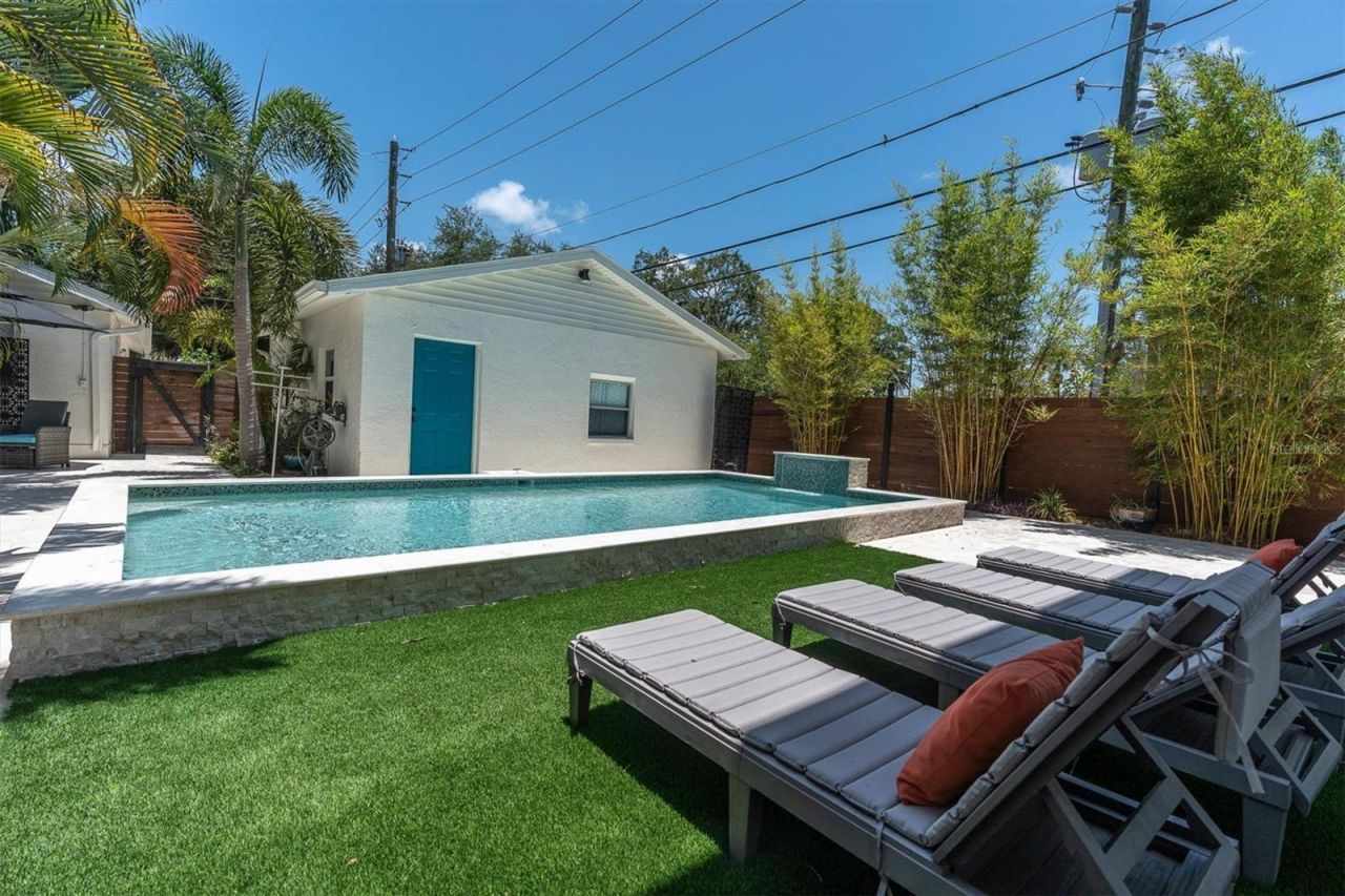 6921 Mango Avenue S, Saint Petersburg, FL 33707 Photo
