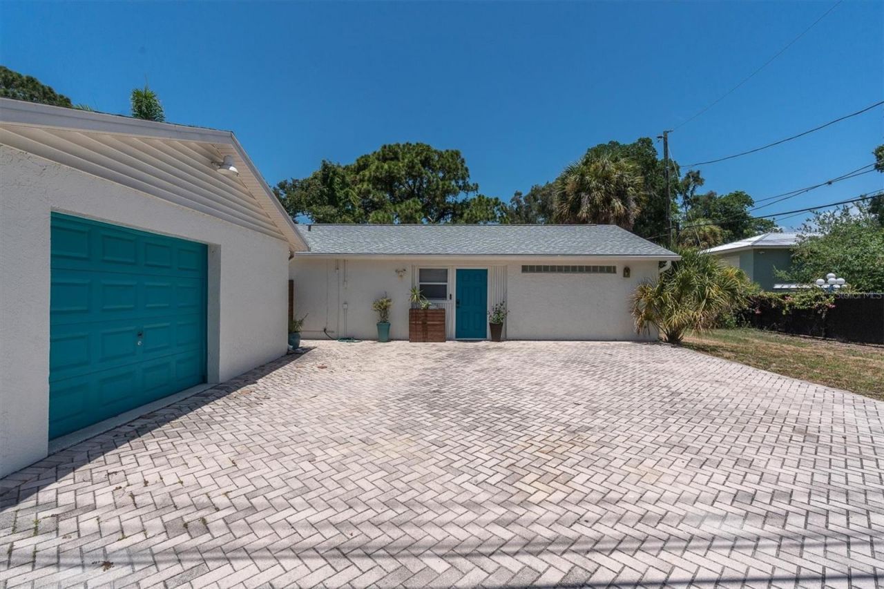 6921 Mango Avenue S, Saint Petersburg, FL 33707 Photo