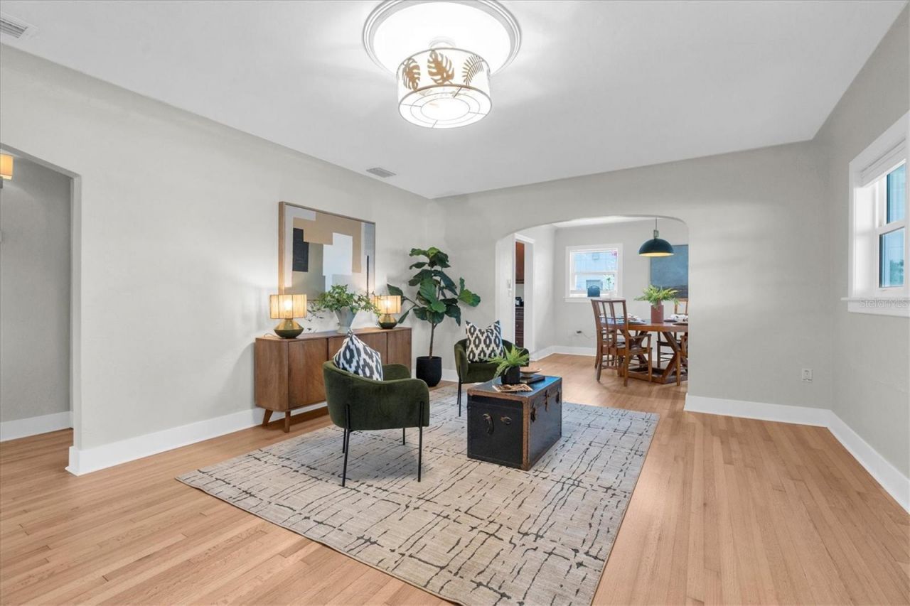 6921 Mango Avenue S, Saint Petersburg, FL 33707 Photo