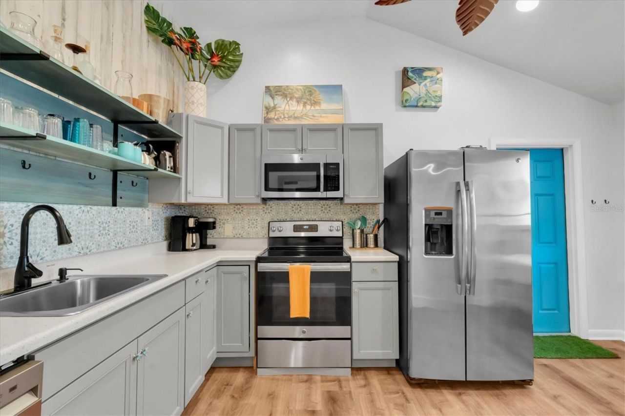 6921 Mango Avenue S, Saint Petersburg, FL 33707 Photo