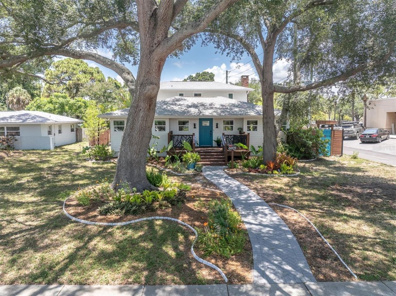 6921 Mango Avenue S, Saint Petersburg, FL 33707 Photo