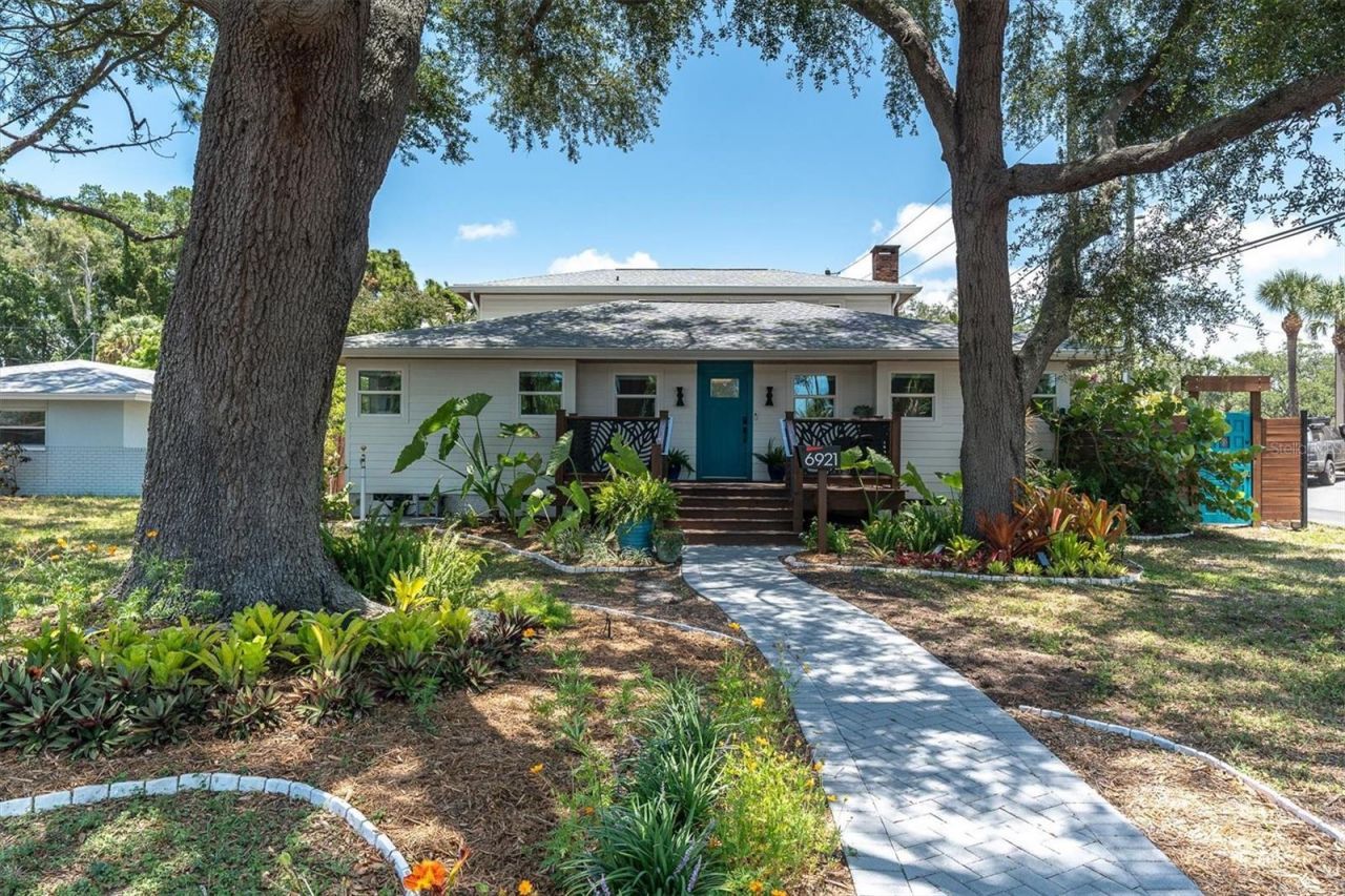 6921 Mango Avenue S, Saint Petersburg, FL 33707 Photo