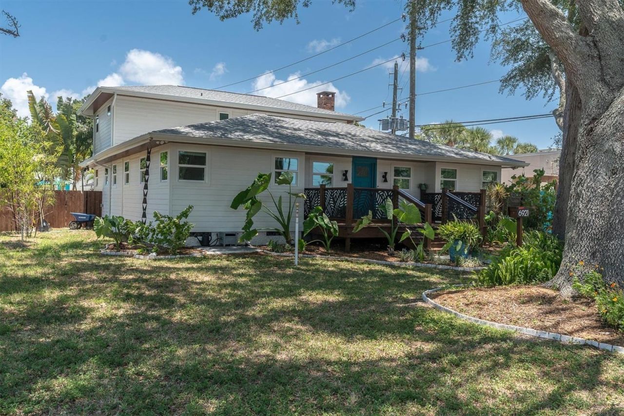 6921 Mango Avenue S, Saint Petersburg, FL 33707 Photo