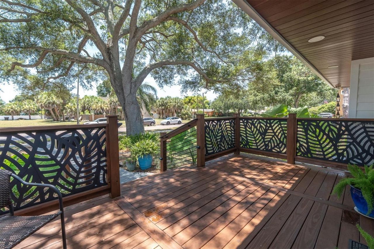 6921 Mango Avenue S, Saint Petersburg, FL 33707 Photo
