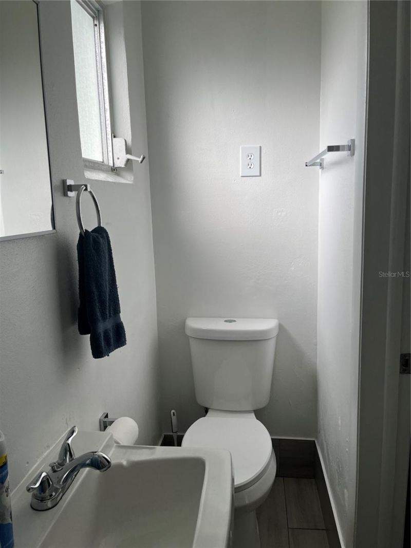 528 E Lake Drive, Largo, FL 33771 Photo