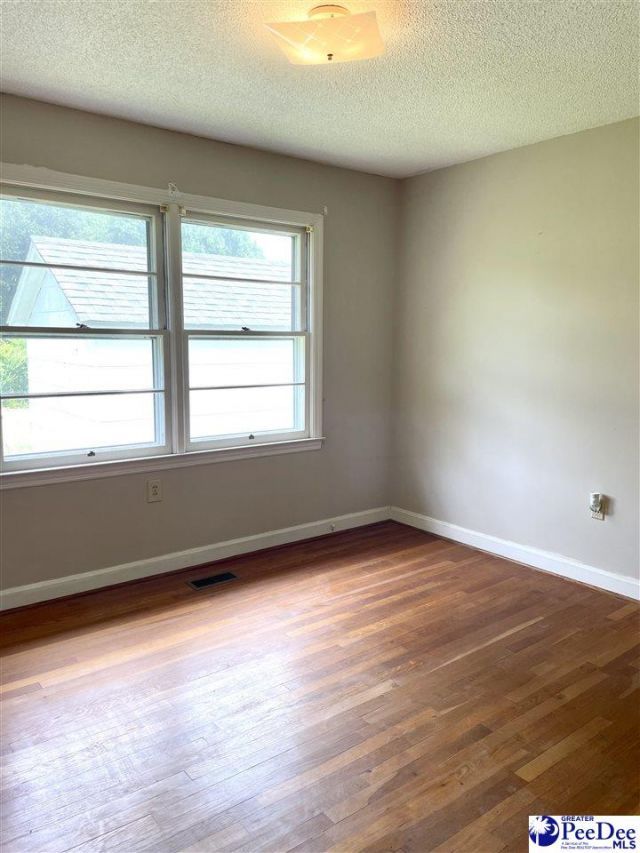 100 Davis Street Photo 12