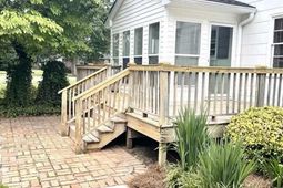 100 Davis Street photo 4