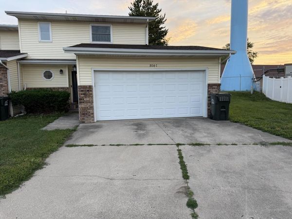804 S Okaw , Unit C, Mahomet, IL 61853