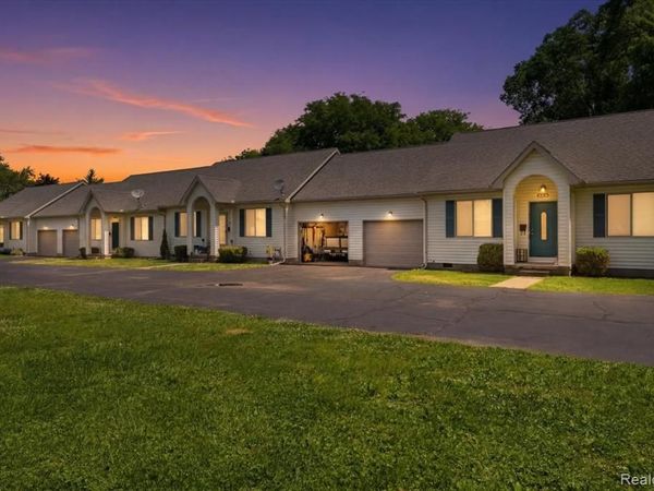 440 Robbe Avenue , Belleville, MI 48111