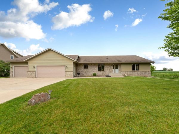 1555 Greenleaf Road , Owatonna, MN 55060