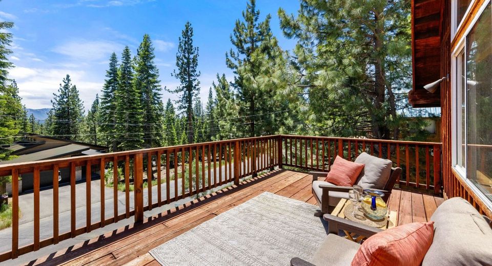 11964 Saint Bernard Drive, Truckee, CA 96161 Photo