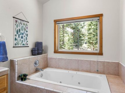 11964 Saint Bernard Drive, Truckee, CA 96161 Photo