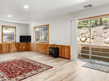 11964 Saint Bernard Drive, Truckee, CA 96161 Photo