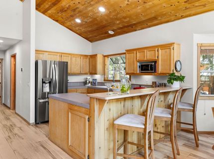 11964 Saint Bernard Drive, Truckee, CA 96161 Photo
