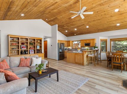 11964 Saint Bernard Drive, Truckee, CA 96161 Photo