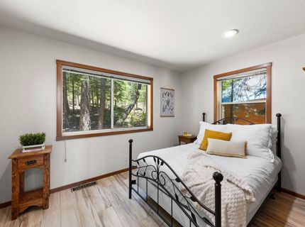 11964 Saint Bernard Drive, Truckee, CA 96161 Photo