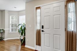208 Loskin Lane photo 4