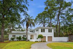 46 Chadwick Drive photo 4