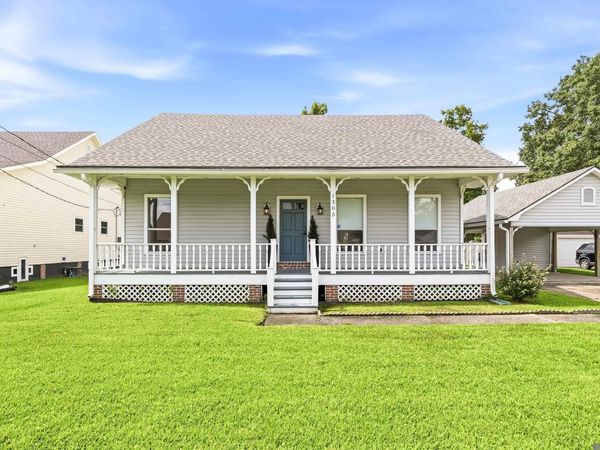 1305 E Tiffani St, Gonzales, LA 70737