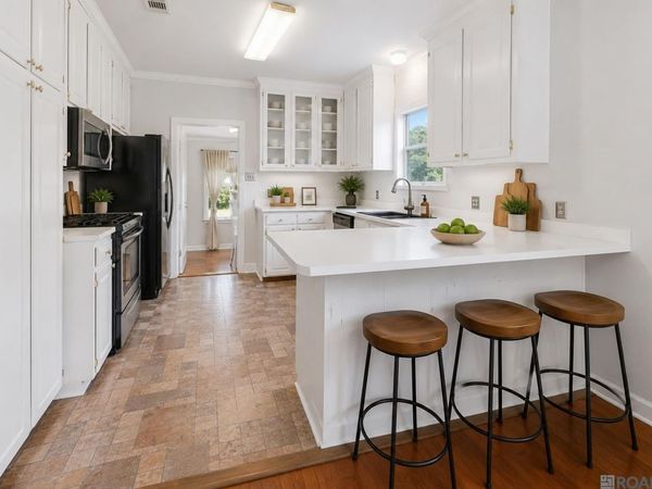 1305 E Tiffani St, Gonzales, LA 70737